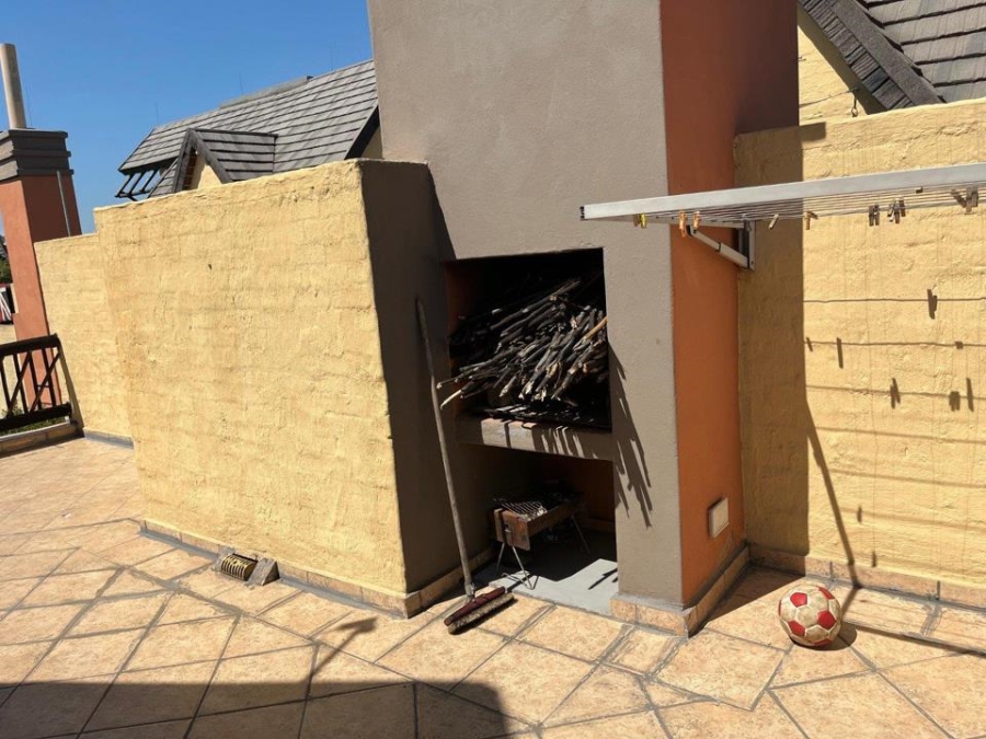 3 Bedroom Property for Sale in Clubview Gauteng
