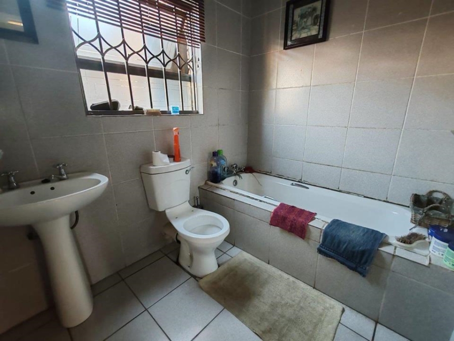 3 Bedroom Property for Sale in East Lynne Gauteng