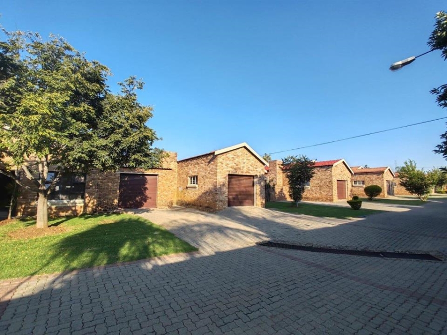 3 Bedroom Property for Sale in East Lynne Gauteng