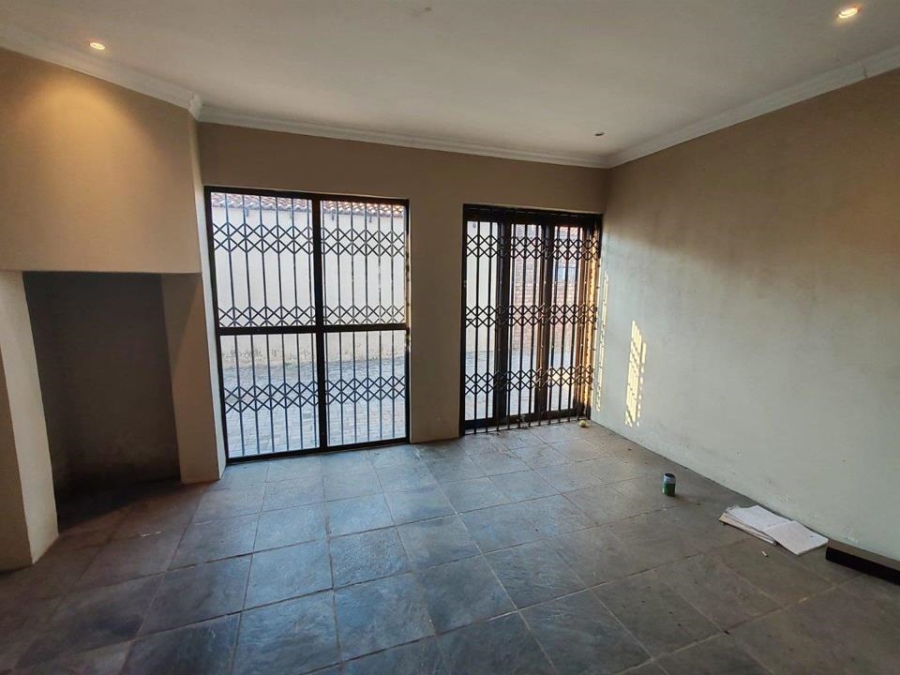 3 Bedroom Property for Sale in East Lynne Gauteng