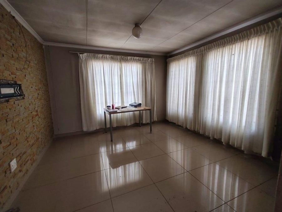 3 Bedroom Property for Sale in Olievenhoutbosch Gauteng