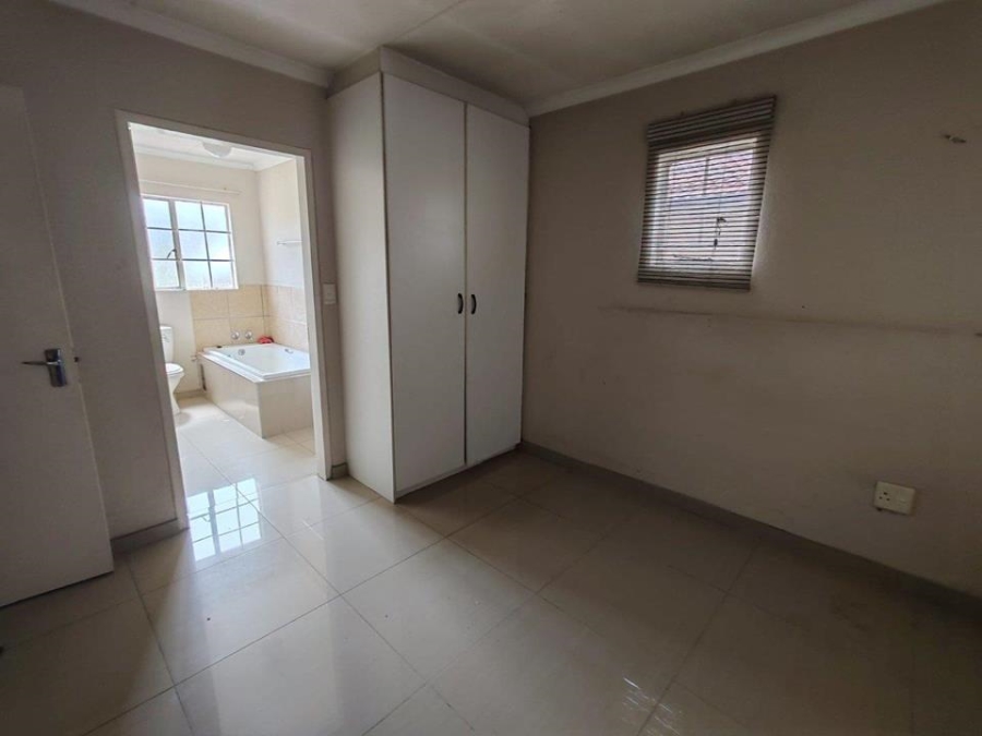 3 Bedroom Property for Sale in Olievenhoutbosch Gauteng