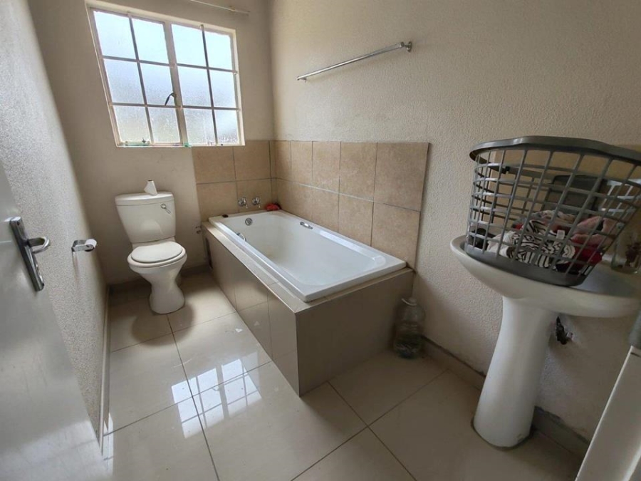 3 Bedroom Property for Sale in Olievenhoutbosch Gauteng