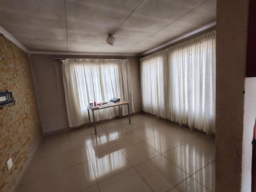 3 Bedroom Property for Sale in Olievenhoutbosch Gauteng