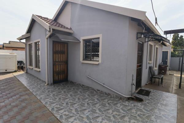 3 Bedroom Property for Sale in Lotus Gardens Gauteng