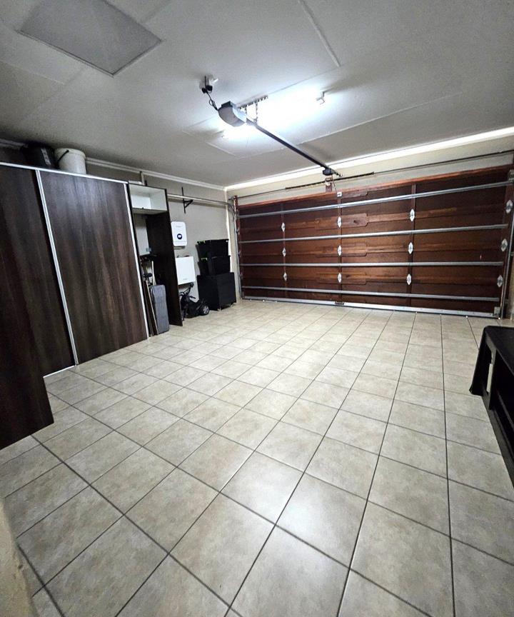 3 Bedroom Property for Sale in Halfway House Gauteng