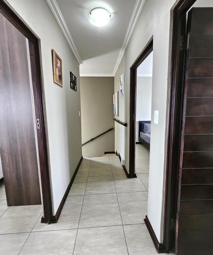 3 Bedroom Property for Sale in Halfway House Gauteng