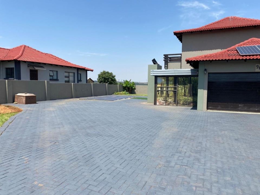 3 Bedroom Property for Sale in Halfway House Gauteng