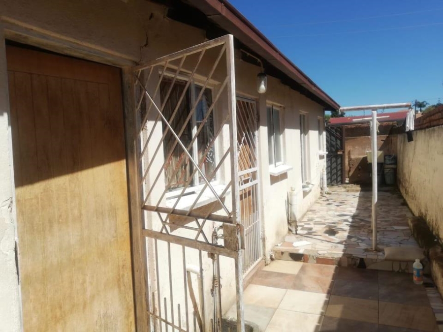 4 Bedroom Property for Sale in Lotus Gardens Gauteng