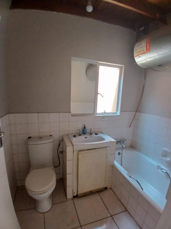 2 Bedroom Property for Sale in Pretoria North Gauteng