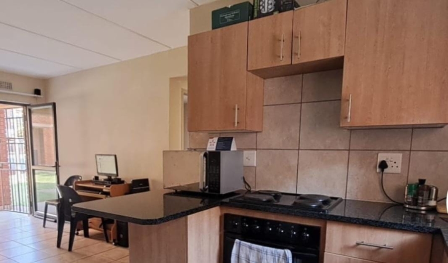 2 Bedroom Property for Sale in Olympus Heights Estate Gauteng