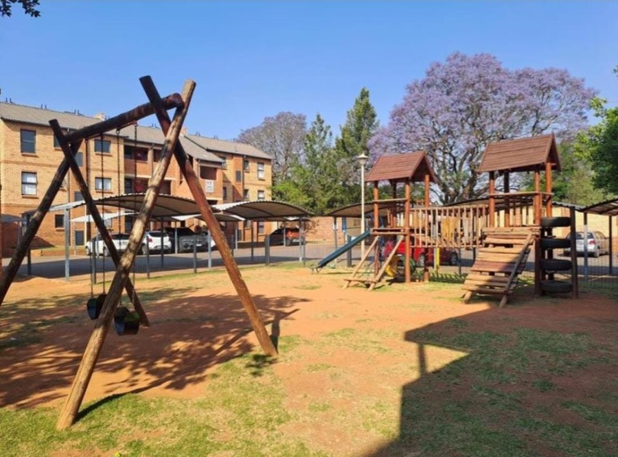 2 Bedroom Property for Sale in Olympus Heights Estate Gauteng