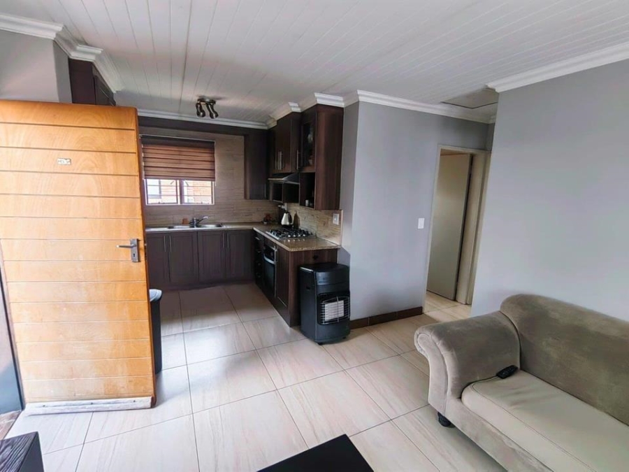 2 Bedroom Property for Sale in Andeon Gauteng