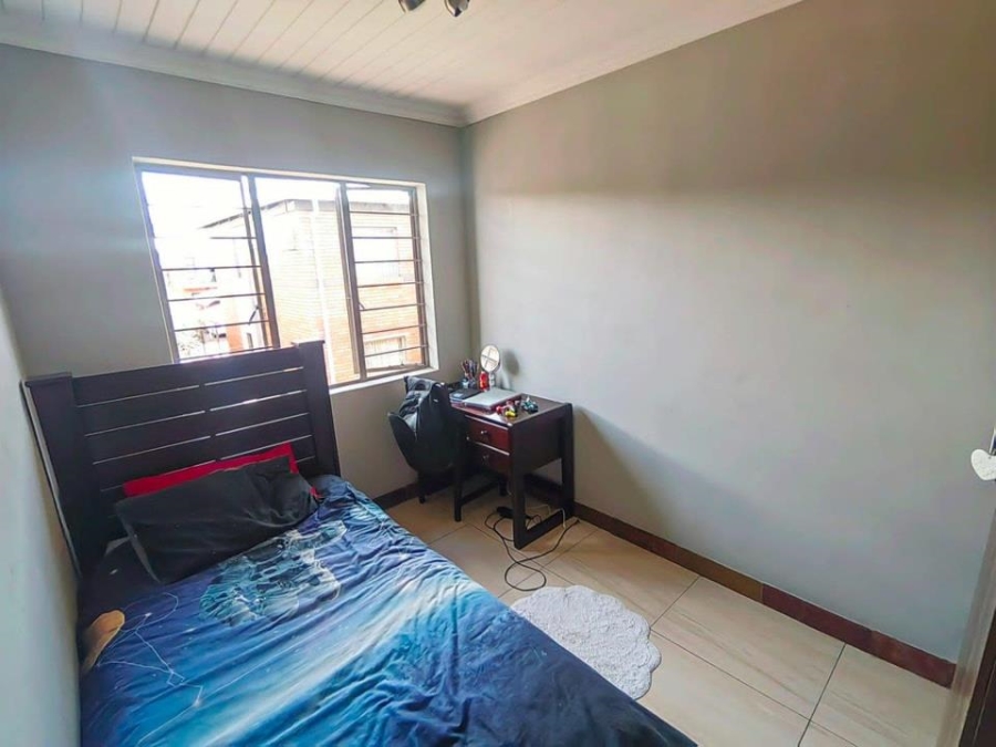 2 Bedroom Property for Sale in Andeon Gauteng