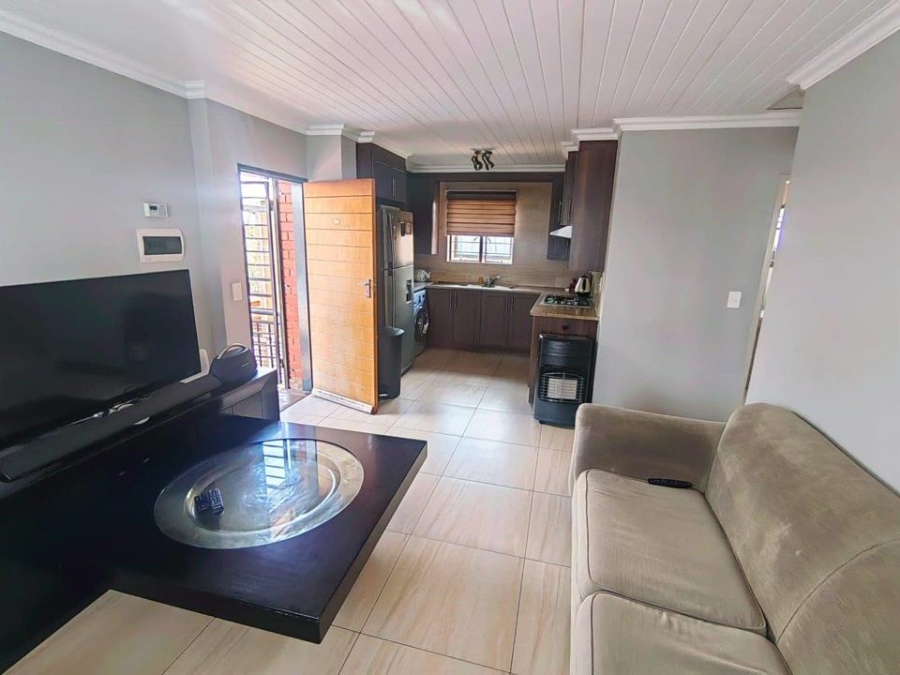 2 Bedroom Property for Sale in Andeon Gauteng