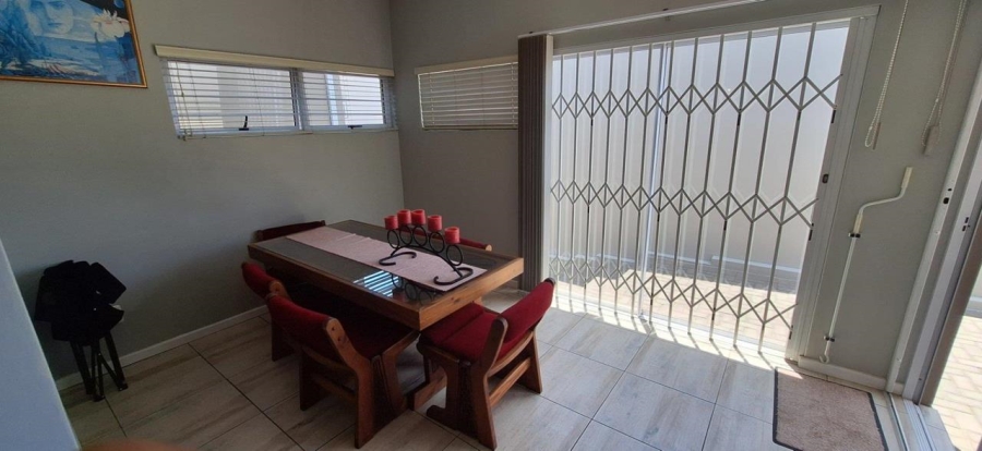 4 Bedroom Property for Sale in Blue Hills Gauteng