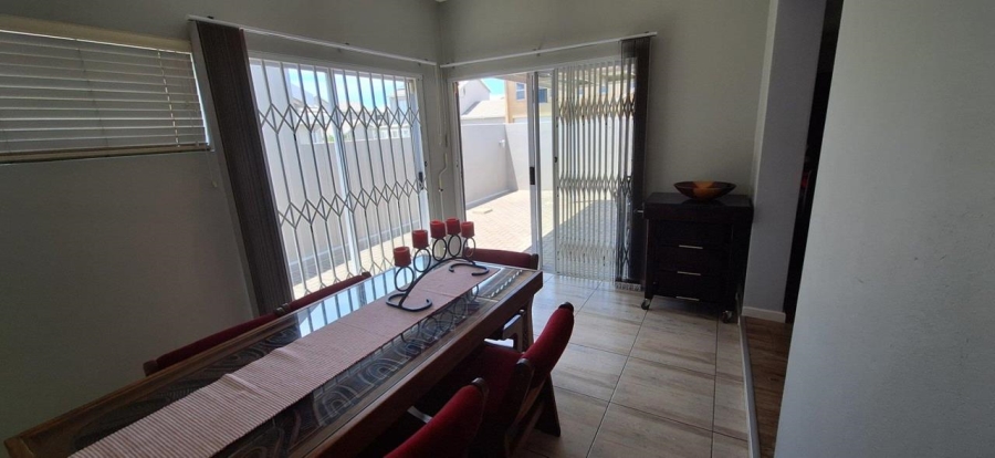 4 Bedroom Property for Sale in Blue Hills Gauteng