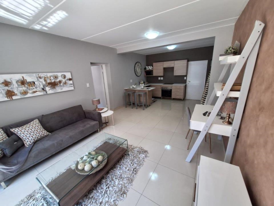 2 Bedroom Property for Sale in Blue Hills Gauteng