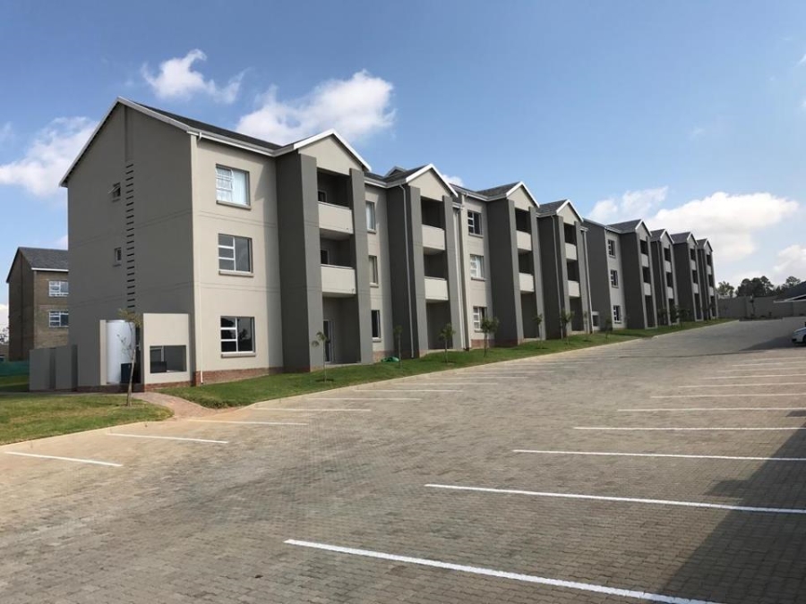 2 Bedroom Property for Sale in Blue Hills Gauteng