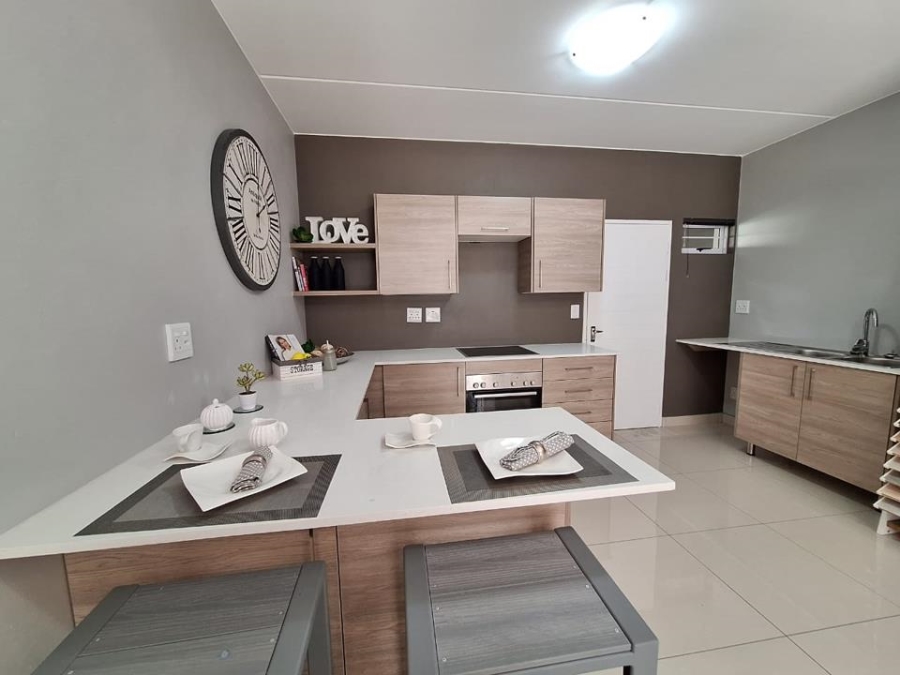 2 Bedroom Property for Sale in Blue Hills Gauteng