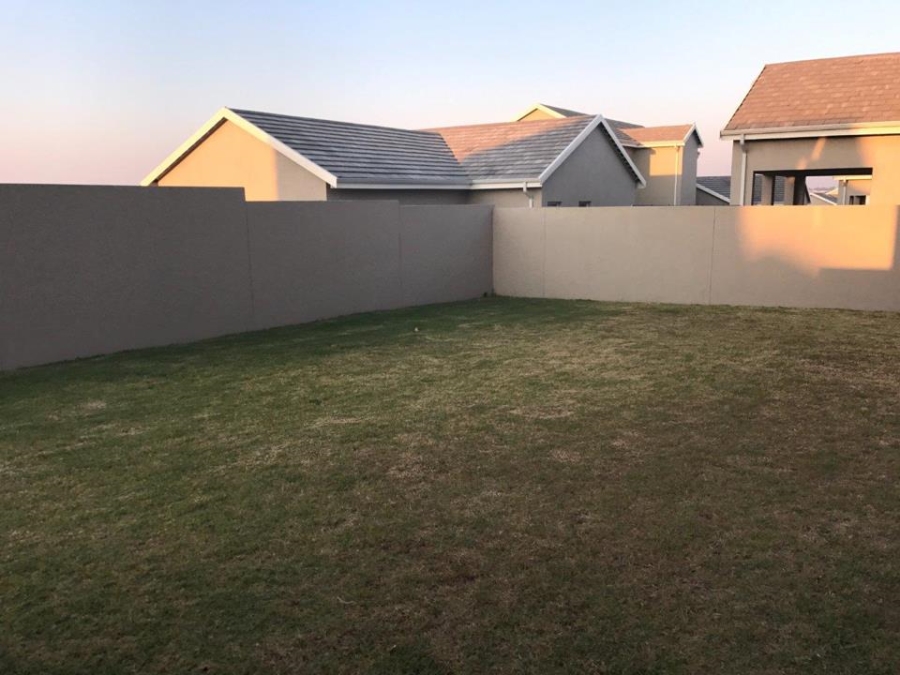 0 Bedroom Property for Sale in Blue Hills Gauteng