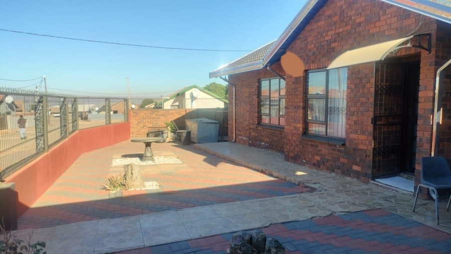 3 Bedroom Property for Sale in Soshanguve WW Gauteng