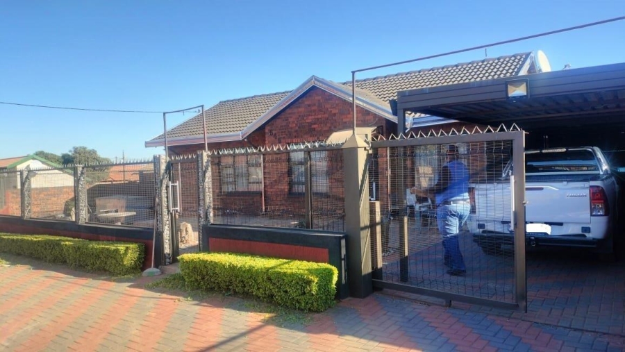 3 Bedroom Property for Sale in Soshanguve WW Gauteng