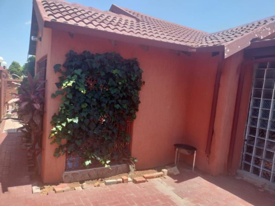 3 Bedroom Property for Sale in Morula View Gauteng