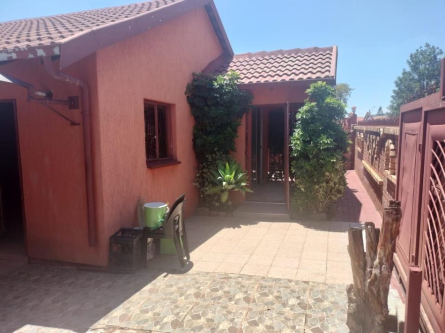 3 Bedroom Property for Sale in Morula View Gauteng