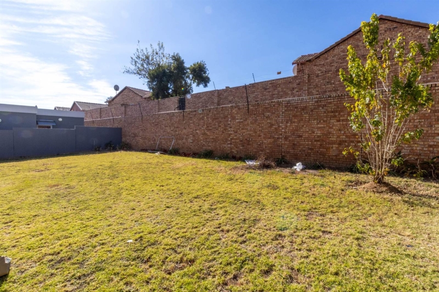 To Let 3 Bedroom Property for Rent in Kyalami Hills Gauteng