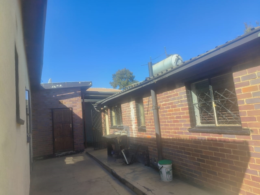 2 Bedroom Property for Sale in Pimville Zone 4 Gauteng