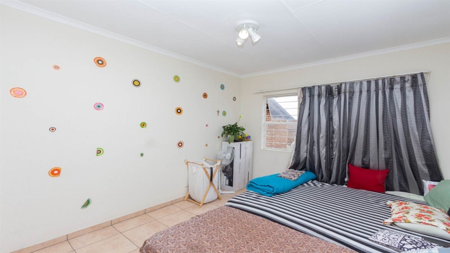 2 Bedroom Property for Sale in Vorna Valley Gauteng