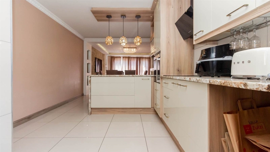 2 Bedroom Property for Sale in Vorna Valley Gauteng