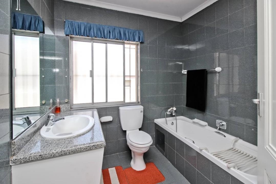 3 Bedroom Property for Sale in Bruma Gauteng