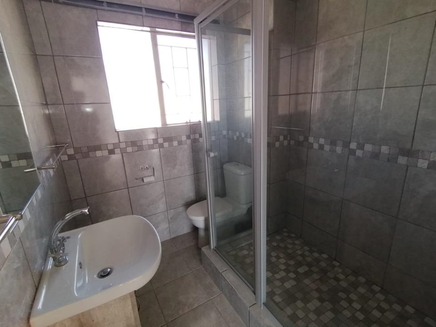 2 Bedroom Property for Sale in Queenswood Gauteng