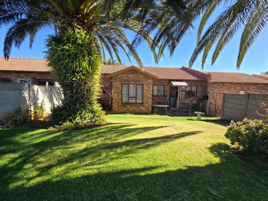 3 Bedroom Property for Sale in Weltevredenpark Gauteng