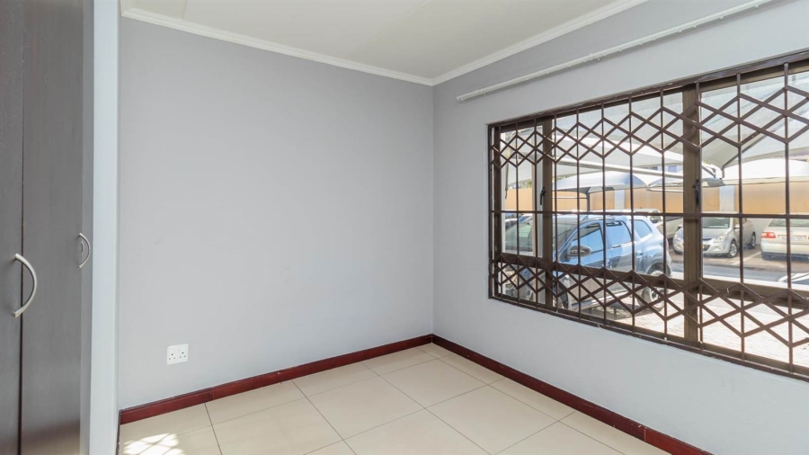 2 Bedroom Property for Sale in Halfway Gardens Gauteng