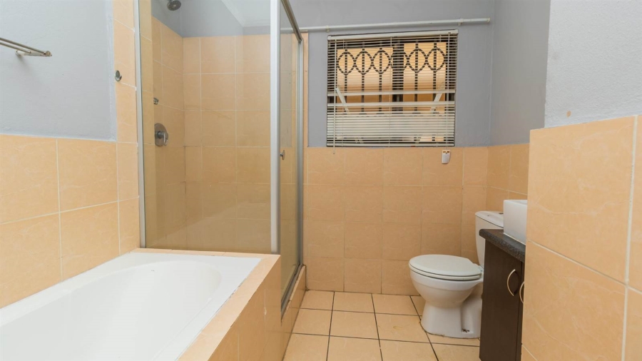 2 Bedroom Property for Sale in Halfway Gardens Gauteng