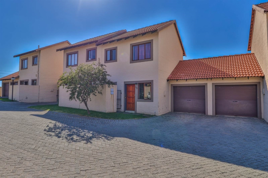 2 Bedroom Property for Sale in Noordwyk Gauteng