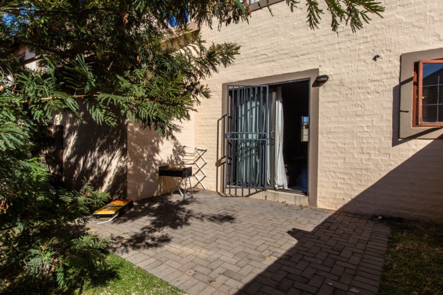 2 Bedroom Property for Sale in Noordwyk Gauteng