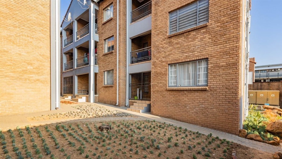 2 Bedroom Property for Sale in Vorna Valley Gauteng