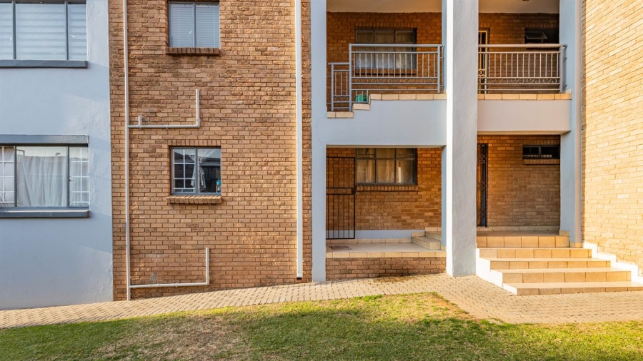 2 Bedroom Property for Sale in Vorna Valley Gauteng