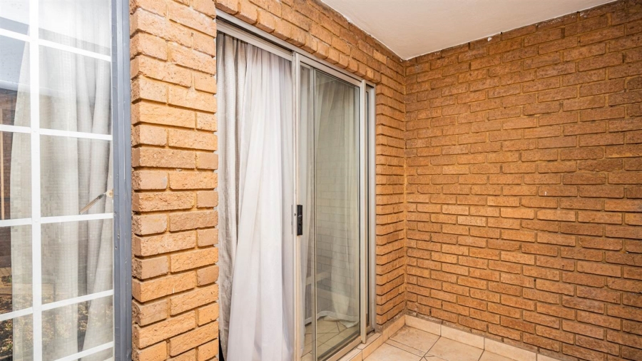 2 Bedroom Property for Sale in Vorna Valley Gauteng