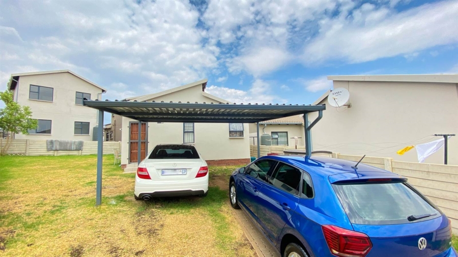 3 Bedroom Property for Sale in Noordwyk Gauteng