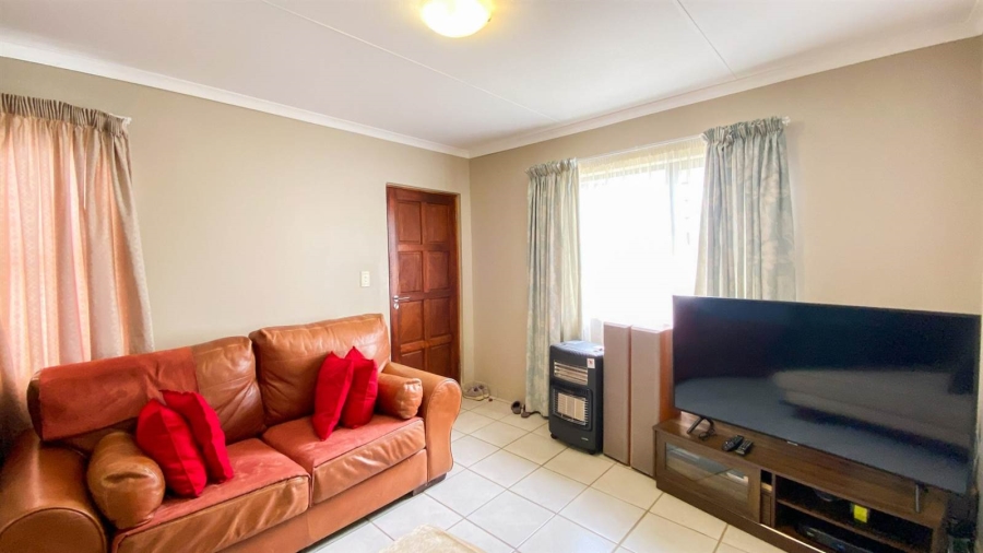 3 Bedroom Property for Sale in Noordwyk Gauteng