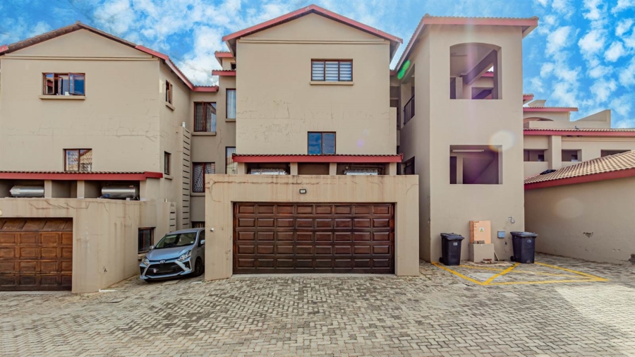 3 Bedroom Property for Sale in Carlswald Gauteng