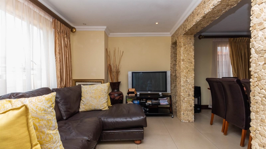 4 Bedroom Property for Sale in Noordwyk Gauteng