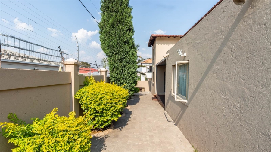 4 Bedroom Property for Sale in Noordwyk Gauteng