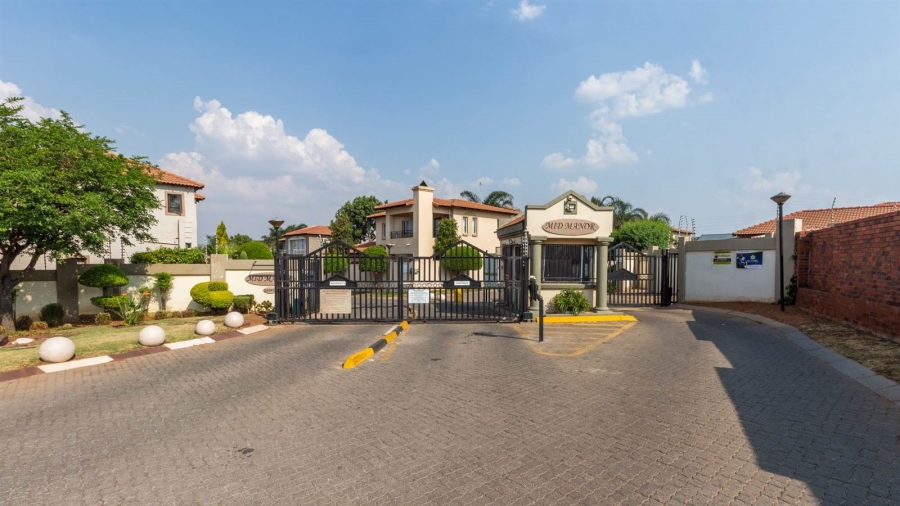 4 Bedroom Property for Sale in Noordwyk Gauteng