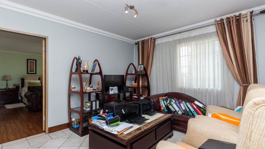 4 Bedroom Property for Sale in Noordwyk Gauteng